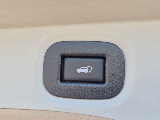 Used 2016 Nissan Rogue SV w/ SV Premium Package FWD image 31