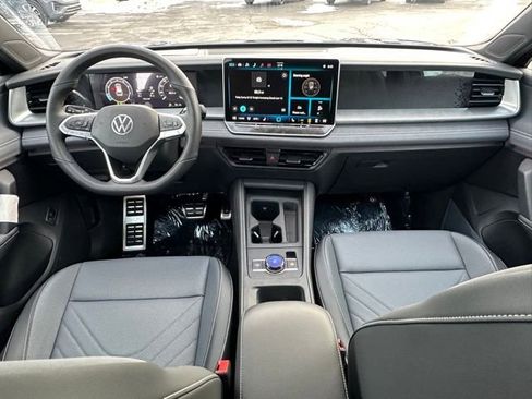 New 2026 Volkswagen Tiguan SE R-Line image 33