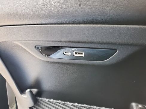 Used 2022 Chrysler Pacifica Limited FWD image 29