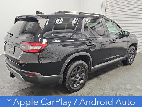 Used 2025 Honda Pilot TrailSport image 9