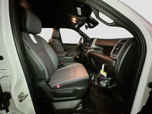 New 2026 RAM 2500 Tradesman w/ Chrome Appearance Group AWD/4WD image 33