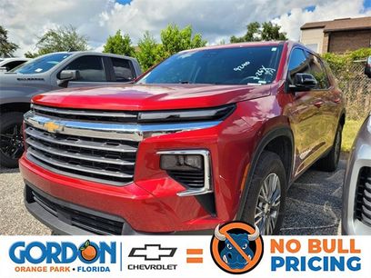 Used 2025 Chevrolet Traverse LT