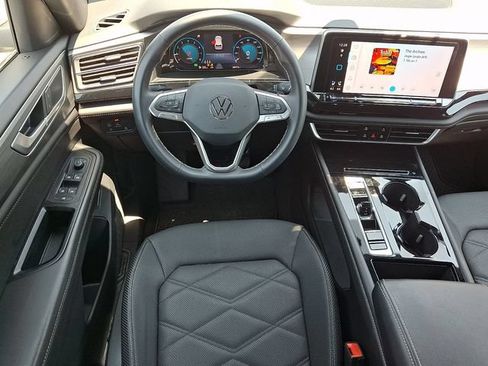 Used 2024 Volkswagen Atlas Cross Sport SE AWD/4WD image 11