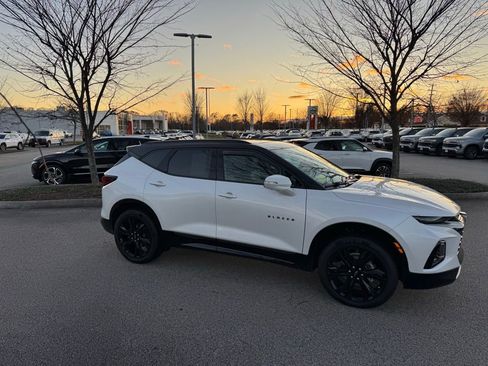 Used 2022 Chevrolet Blazer RS w/ Enhanced Convenience Package image 4