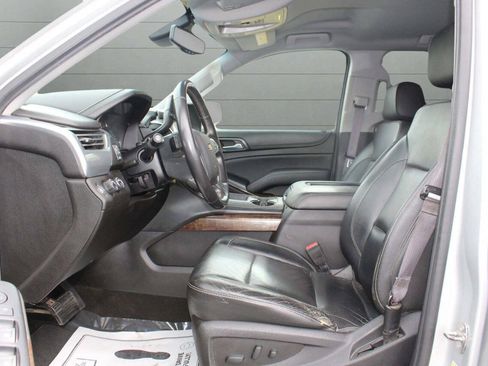 Used 2017 Chevrolet Suburban LT AWD/4WD image 12