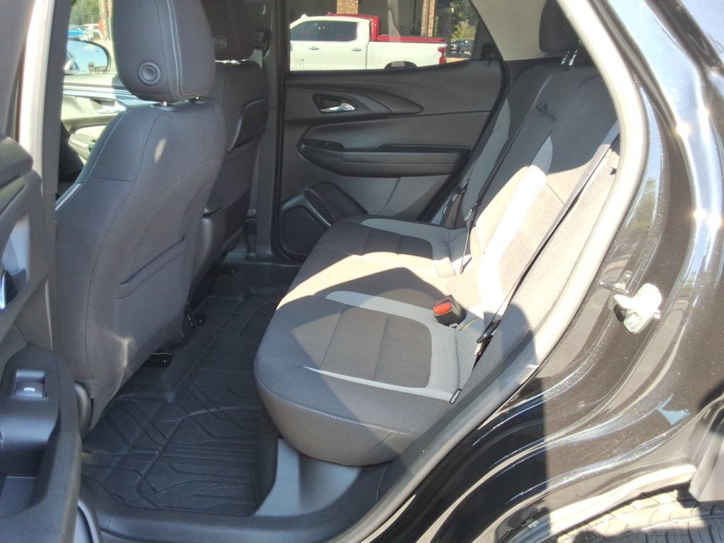 Certified 2024 Chevrolet TrailBlazer LT w/ Convenience Package FWD image 18