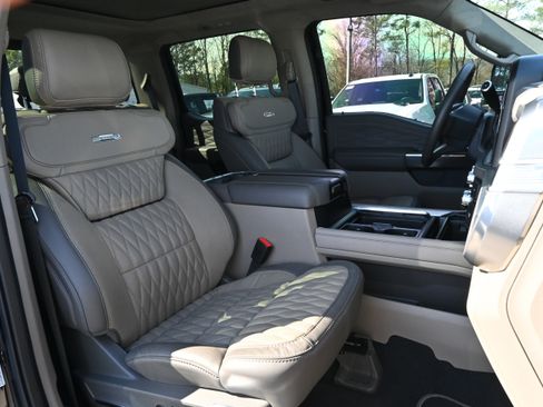 Used 2025 Ford F450 Platinum w/ Platinum Plus Package image 17