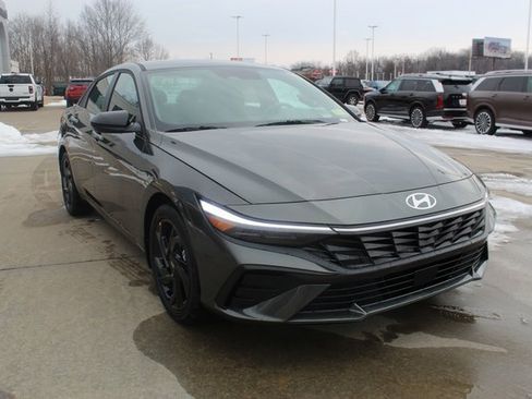 New 2026 Hyundai Elantra SEL Sport image 6