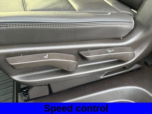 Used 2021 GMC Yukon XL Denali w/ Denali Premium Package image 22