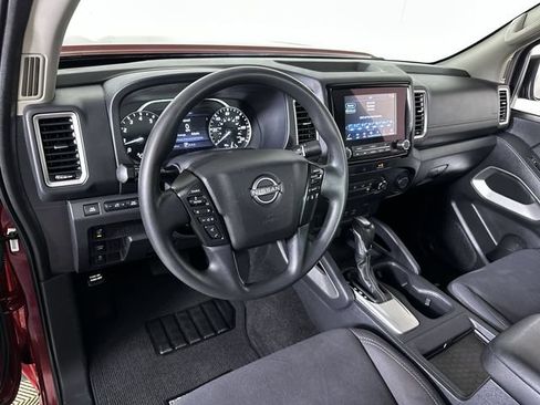 Used 2022 Nissan Frontier SV w/ Technology Package RWD image 10