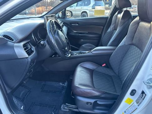 Certified 2019 Toyota C-HR Limited image 29