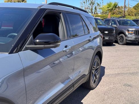 Used 2025 Ford Explorer ST w/ Sun And Sound Package image 9