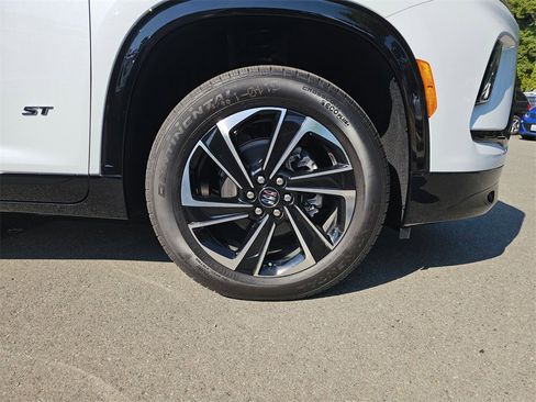 New 2026 Buick Enclave Sport Touring image 9