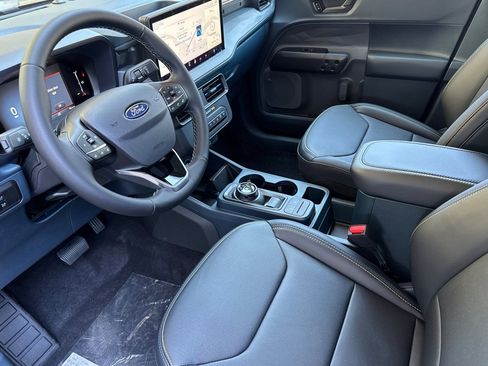 Used 2025 Ford Maverick Lobo image 8