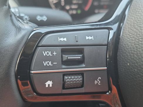Used 2025 Honda HR-V EX-L image 14