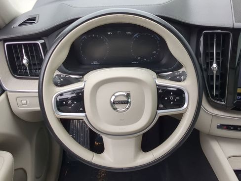 Used 2019 Volvo XC60 T6 Inscription w/ Protection Package Premier image 25