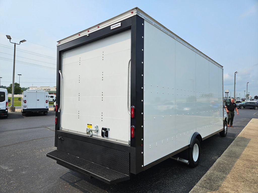 New 2026 Ford E-450 and Econoline 450 Super Duty w/ Shuttle Bus Prep Package RWD image 6