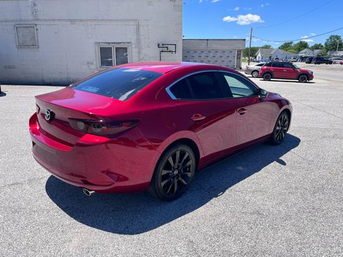 Used 2021 MAZDA MAZDA3 s FWD image 3