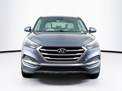 Used 2018 Hyundai Tucson SE image 2