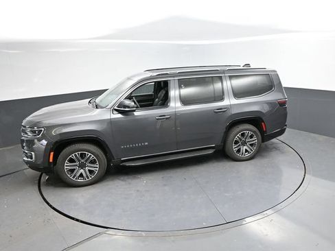 Used 2024 Jeep Wagoneer Series II AWD/4WD image 45