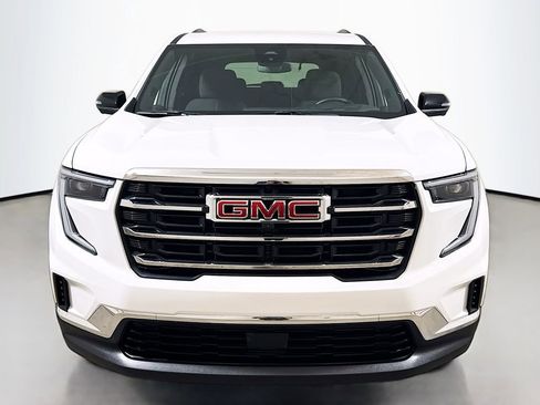 Certified 2025 GMC Acadia Elevation FWD image 2