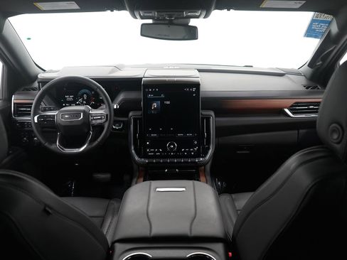 Used 2025 GMC Yukon Denali AWD/4WD image 16
