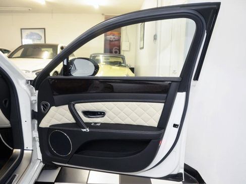 Used 2017 Bentley Flying Spur S V8 image 23