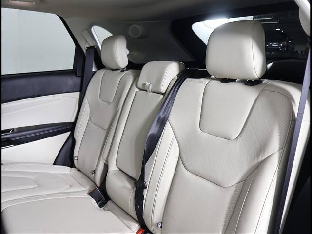 Used 2019 Ford Edge Titanium w/ Equipment Group 301A FWD image 10