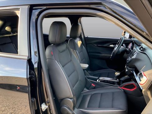 Used 2022 Chevrolet TrailBlazer RS FWD image 9