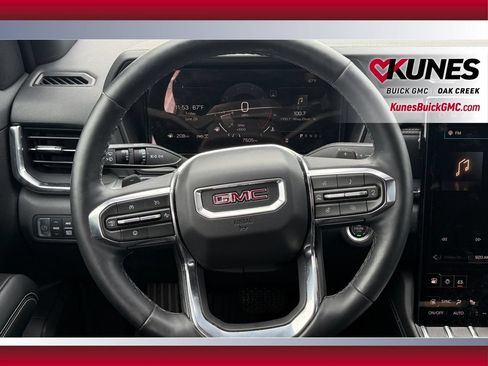 Used 2025 GMC Terrain Elevation w/ Elevation Premium Package AWD/4WD image 3