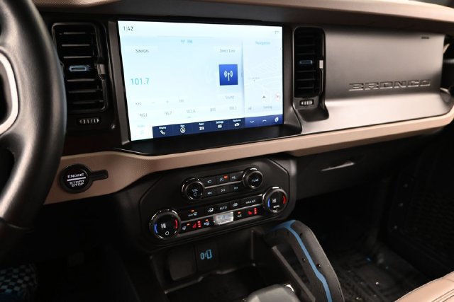 Used 2023 Ford Bronco Wildtrak AWD/4WD image 41