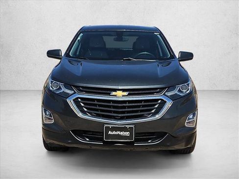 Used 2018 Chevrolet Equinox LT FWD image 2