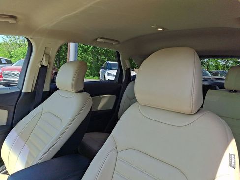 Used 2018 Ford Edge SEL w/ Equipment Group 201A AWD/4WD image 14
