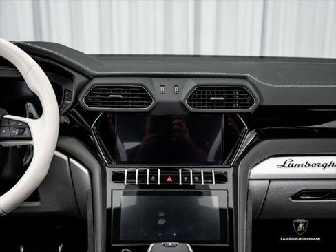 Used 2024 Lamborghini Urus S AWD/4WD image 26