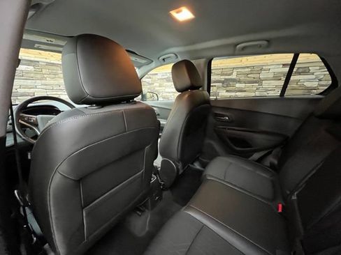 Used 2019 Chevrolet Trax LT w/ Driver Confidence Package AWD/4WD image 29