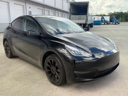Used 2023 Tesla Model Y Long Range AWD/4WD image 4