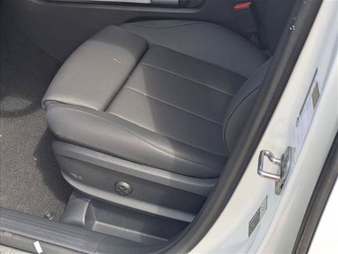 Used 2026 Mercedes-Benz GLB 250 image 4