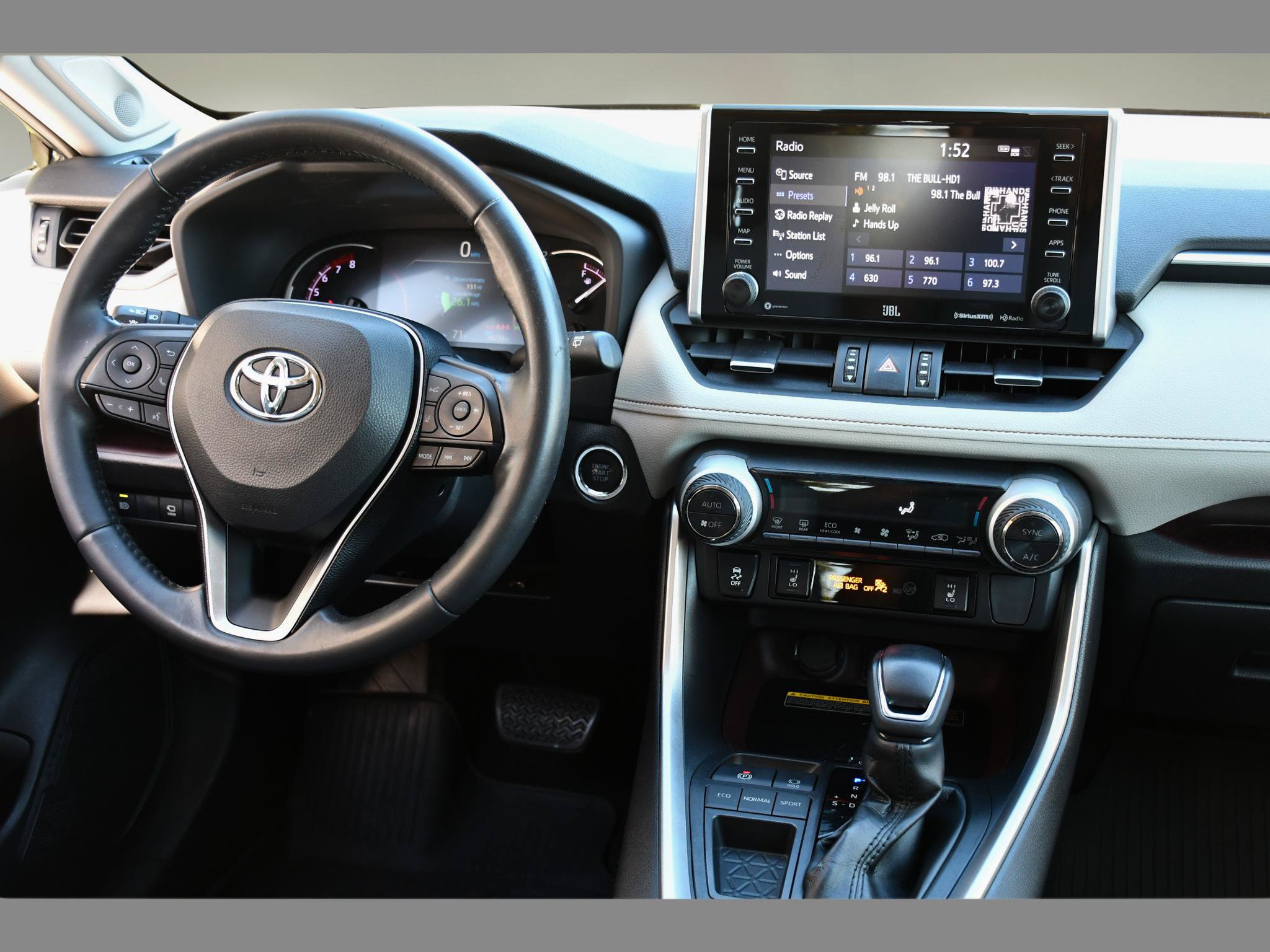 Used 2019 Toyota RAV4 Limited w/ Advanced Technology Package FWD image 18