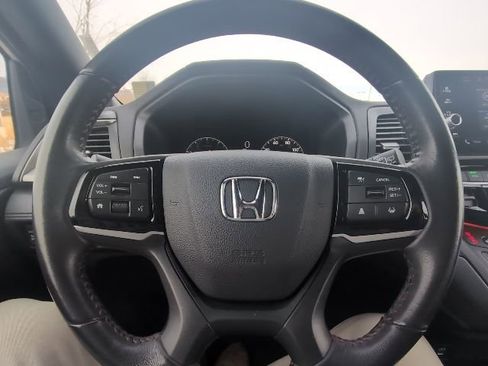 Used 2025 Honda Odyssey Sport-L image 13