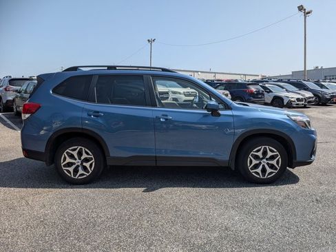 Used 2021 Subaru Forester Premium AWD/4WD image 4