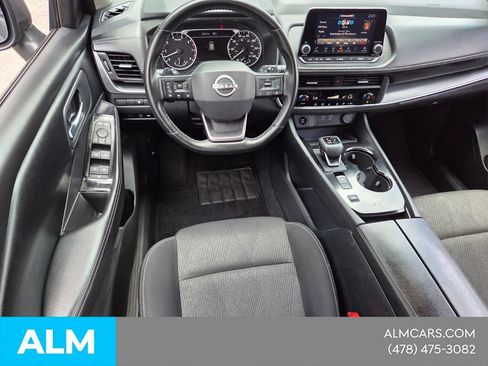 Used 2025 Nissan Rogue SV FWD image 8
