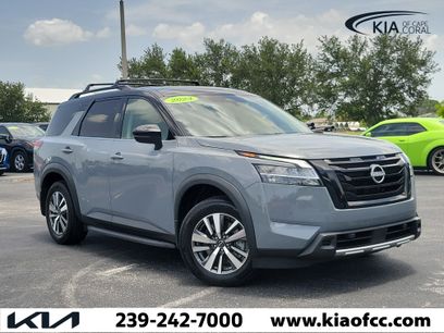 Used 2024 Nissan Pathfinder SL w/ Black Appearance Package