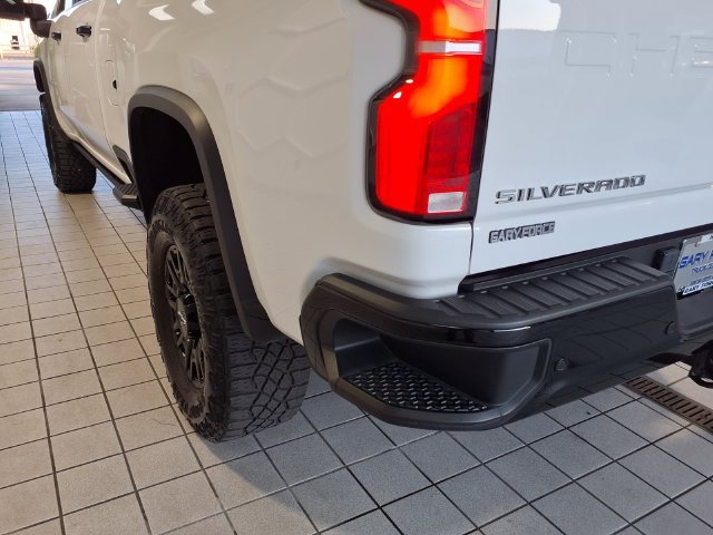 Used 2024 Chevrolet Silverado 2500 ZR2 w/ Technology Package AWD/4WD image 27