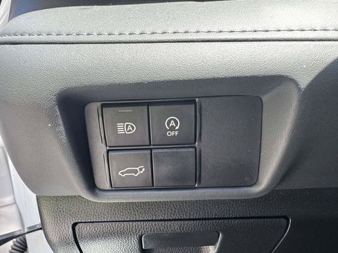 Used 2023 Toyota Highlander XLE AWD/4WD image 21