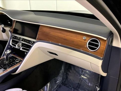 New 2026 Bentley Flying Spur Plug-In Hybrid AWD/4WD image 13