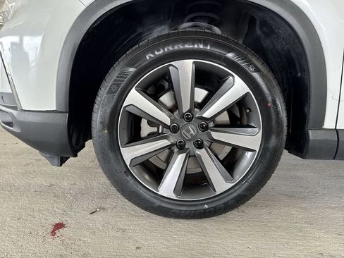 Used 2023 Honda Pilot Touring image 10