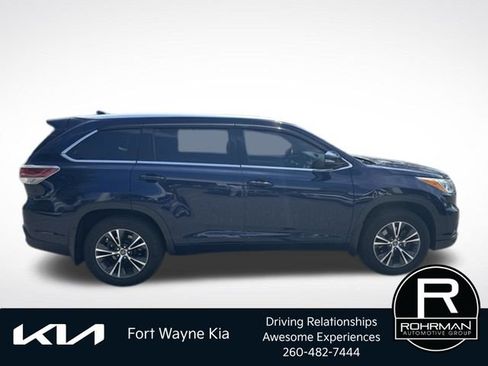 Used 2016 Toyota Highlander XLE AWD/4WD image 6