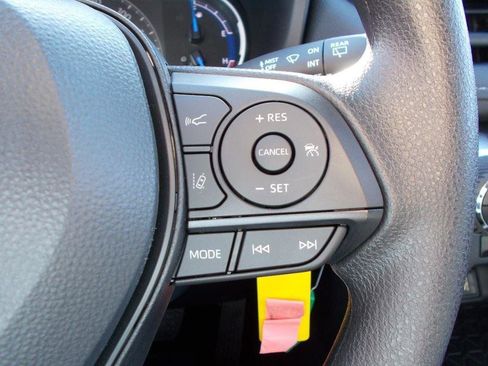 Certified 2025 Toyota RAV4 LE image 21