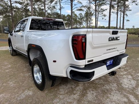 Used 2025 GMC Sierra 3500 Denali Ultimate image 3