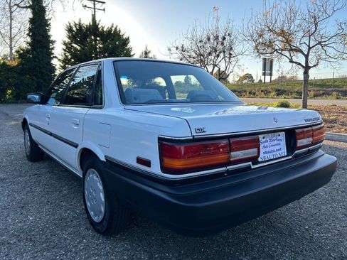 Used 1991 Toyota Camry Deluxe image 21